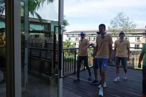 Buz8Bu1CcAEY0amjpg_large_zpsa4c5867e