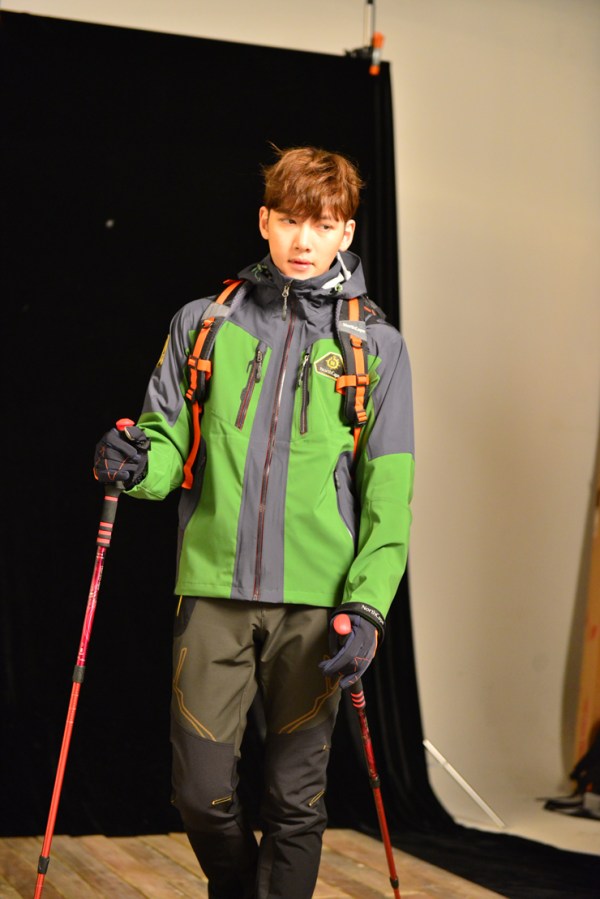 지창욱_화보_촬영스케치_노스케이프_지창욱03