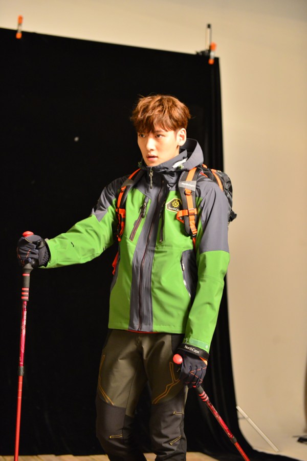 지창욱_화보_촬영스케치_노스케이프_지창욱06