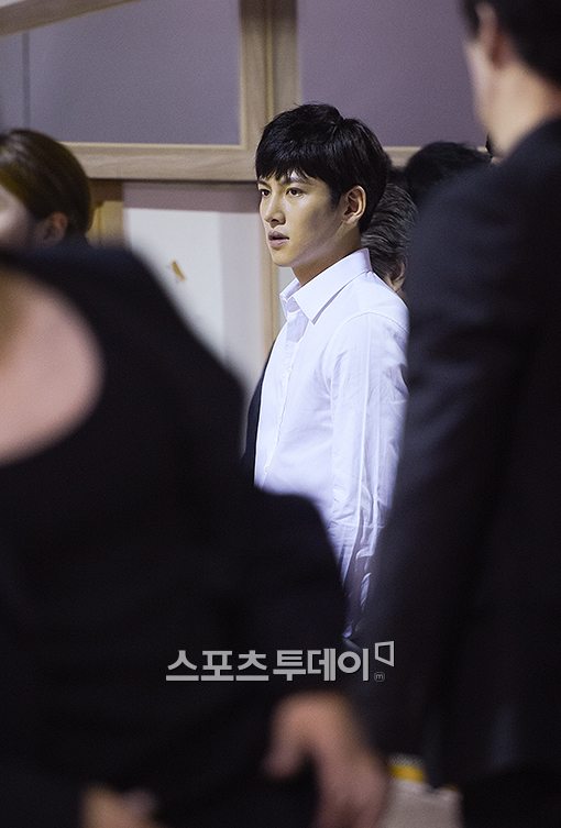 201410061451303258667A_1