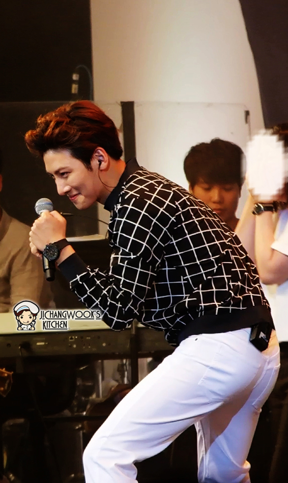 "Everybody was Kungfu fighting~"