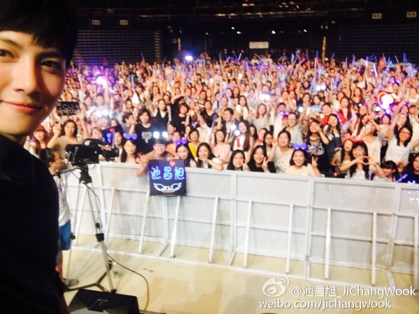 005RlXsOgw1f70iwfey2gj30rs0kun2z