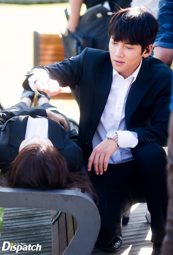 Hand that blocks the sunlight